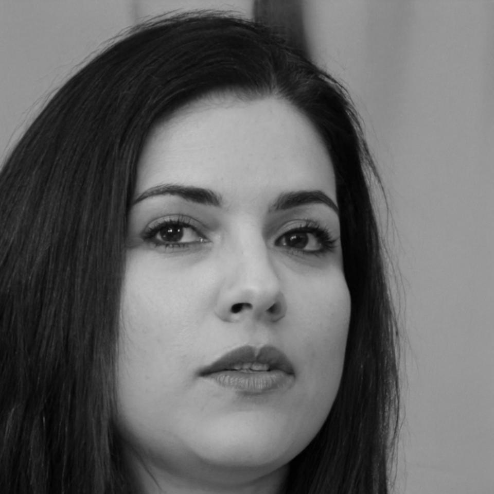 Retrato profesional de Esperanza Villalobos